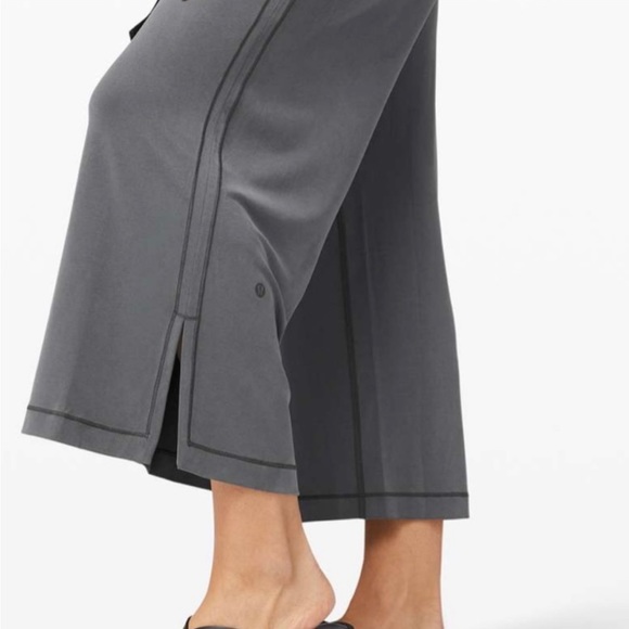 SOLD Lululemon “Ease of it all” Jumpsuit Size 10 - Picture 4 of 4